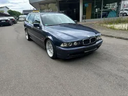 Blau Gebraucht 2001 BMW 520 Exclusive Kombi | 2.999 € (Fairer Preis)