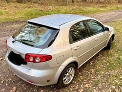 Silber Gebraucht 2009 Chevrolet Lacetti Kleinwagen | 2.499 €