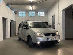 Silber Gebraucht 2003 VW Touran Highline Van / Kleinbus | 2.800 € (Etwas zu teuer)