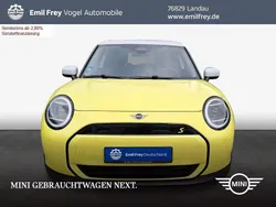Gelb Gebraucht 2024 Mini Cooper SE Classic Kleinwagen | 31.790 €