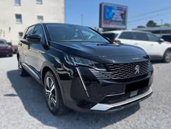 Schwarz Gebraucht 2022 Peugeot 5008 Allure Van / Kleinbus | 20.825 € (Etwas zu teuer)