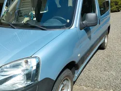 Blau Gebraucht 2005 Citroën Berlingo Van / Kleinbus | 2.450 €