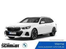 Alpinweiß uni Neu 2025 BMW 520 Comfort Edition Kombi | 65.290 € (Fairer Preis)