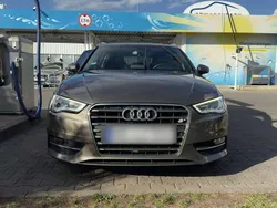 Grau Gebraucht 2013 Audi A3 Sportback S-Line Kombi | 8.400 € (Etwas zu teuer)