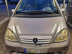 Beige Gebraucht 1999 Mercedes A170 Avantgarde Kleinwagen | 1.250 € (Fairer Preis)