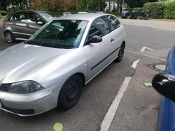 Silber Gebraucht 2003 Seat Ibiza Fresh Limousine | 750 € (Fairer Preis)
