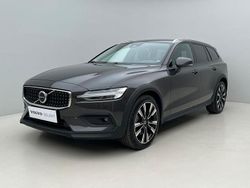 Grau Gebraucht 2024 Volvo V60 CC Plus Kombi | 43.132 € (Fairer Preis)