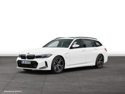 Weiß Gebraucht 2024 BMW 330e Kombi | 46.370 €