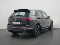 Deep black Gebraucht 2023 VW Tiguan R SUV | 46.680 € (Etwas zu teuer)