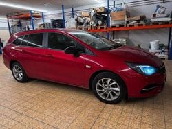 Rot Gebraucht 2022 Opel Astra Kombi | 15.250 €
