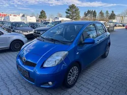 Blau Gebraucht 2010 Toyota Yaris Life Limousine | 3.400 € (Teuer)