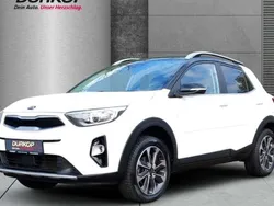Weiß Gebraucht 2019 Kia Stonic Spirit SUV | 15.480 € (Fairer Preis)