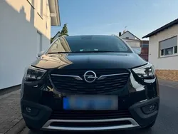 Schwarz Gebraucht 2017 Opel Crossland X SUV | 12.100 € (Teuer)