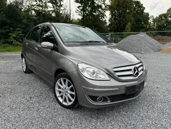 Gold Gebraucht 2006 Mercedes B200 Van / Kleinbus | 3.999 €