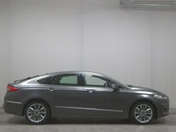 Grau Gebraucht 2019 Ford Mondeo Vignale Limousine | 15.980 € (Fairer Preis)