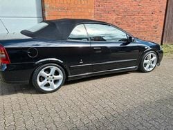 Schwarz Gebraucht 2005 Opel Astra Cabriolet Cabrio | 700 € (Fairer Preis)