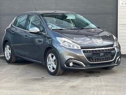 Grau Gebraucht 2018 Peugeot 208 Allure Kleinwagen | 10.250 € (Guter Preis)
