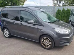 Grau Gebraucht 2018 Ford Tourneo Courier Ambiente Van / Kleinbus | 13.986 € (Etwas zu teuer)