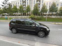 Schwarz Gebraucht 2010 VW Touran Highline Van / Kleinbus | 5.800 € (Fairer Preis)