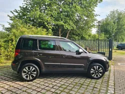 Braun Gebraucht 2014 Skoda Yeti LAURIN & KLEMENT SUV | 10.900 € (Guter Preis)