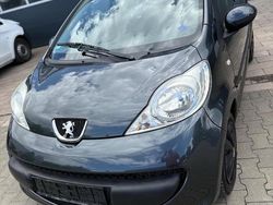 Grau Gebraucht 2006 Peugeot 107 Kleinwagen | 2.000 € (Fairer Preis)