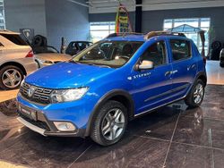Blau Gebraucht 2018 Dacia Sandero Prestige Limousine | 9.995 € (Fairer Preis)