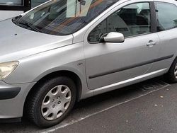 Silber Gebraucht 2002 Peugeot 307 Limousine | 1.750 € (Fairer Preis)