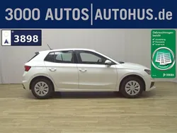 Weiss Gebraucht 2022 Skoda Fabia Active Limousine | 11.980 € (Guter Preis)