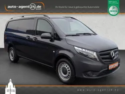 Grau metallic Gebraucht 2023 Mercedes Vito Van / Kleinbus | 43.990 €