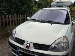 Silber Gebraucht 2004 Renault Clio II Dynamique Limousine | 1.400 € (Fairer Preis)