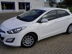 Weiß Gebraucht 2012 Hyundai i30 Classic Limousine | 5.799 € (Fairer Preis)