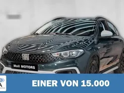 Grün metallic Gebraucht 2024 Fiat Tipo Garmin | 24.310 € (Etwas zu teuer)