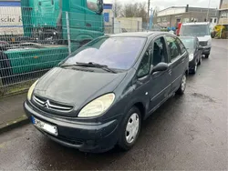 Schwarz Gebraucht 2003 Citroën Xsara Picasso Van / Kleinbus | 500 € (Fairer Preis)
