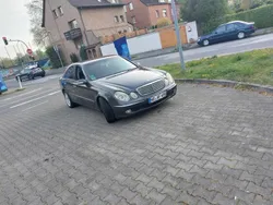 Schwarz Gebraucht 2006 Mercedes E320 Elegance Limousine | 3.500 €