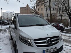 Weiß Gebraucht 2019 Mercedes V220 Avantgarde Van / Kleinbus | 22.900 €