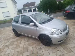 Silber Gebraucht 2005 Toyota Yaris Sol Kleinwagen | 850 € (Guter Preis)