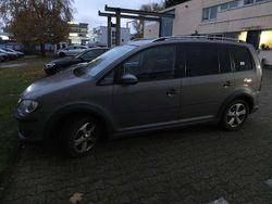 Slate gray Gebraucht 2010 VW Touran Cross Van / Kleinbus | 7.908 € (Fairer Preis)