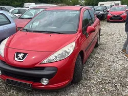 Rot Gebraucht 2009 Peugeot 207 Premium Limousine | 2.499 € (Guter Preis)