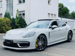 Grau Gebraucht 2021 Porsche Panamera Limousine | 97.800 € (Etwas zu teuer)