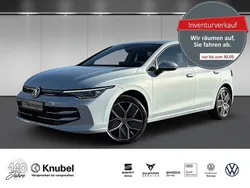 Blau Neu 2025 VW Golf VIII Style Limousine | 33.333 € (Etwas zu teuer)