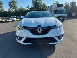 Weiß Gebraucht 2017 Renault Mégane IV Limousine | 7.350 € (Fairer Preis)