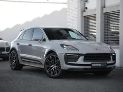 Grau Gebraucht 2021 Porsche Macan SUV | 73.500 € (Etwas zu teuer)