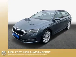 Grau met. grau met. Gebraucht 2020 Skoda Octavia First Edition Kombi | 25.890 € (Teuer)