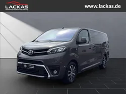 Grau Gebraucht 2023 Toyota Proace Verso Comfort Kombi | 34.950 € (Guter Preis)