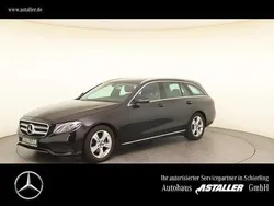 Metalliclack obsidianschwarz Gebraucht 2018 Mercedes E220 Avantgarde Kombi | 21.499 € (Superpreis)