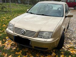 Gelb Gebraucht 2001 VW Bora Limousine | 2.290 € (Etwas zu teuer)