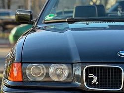 Schwarz Gebraucht 1993 BMW 325 Cabriolet Sport Line Cabrio | 12.500 €