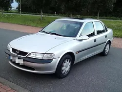 Silber Gebraucht 1996 Opel Vectra Limousine | 799 € (Guter Preis)