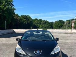 Schwarz Gebraucht 2009 Peugeot 207 CC Cabrio | 4.299 € (Fairer Preis)