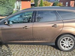 Braun Gebraucht 2016 Ford Focus Kombi | 5.450 € (Etwas zu teuer)